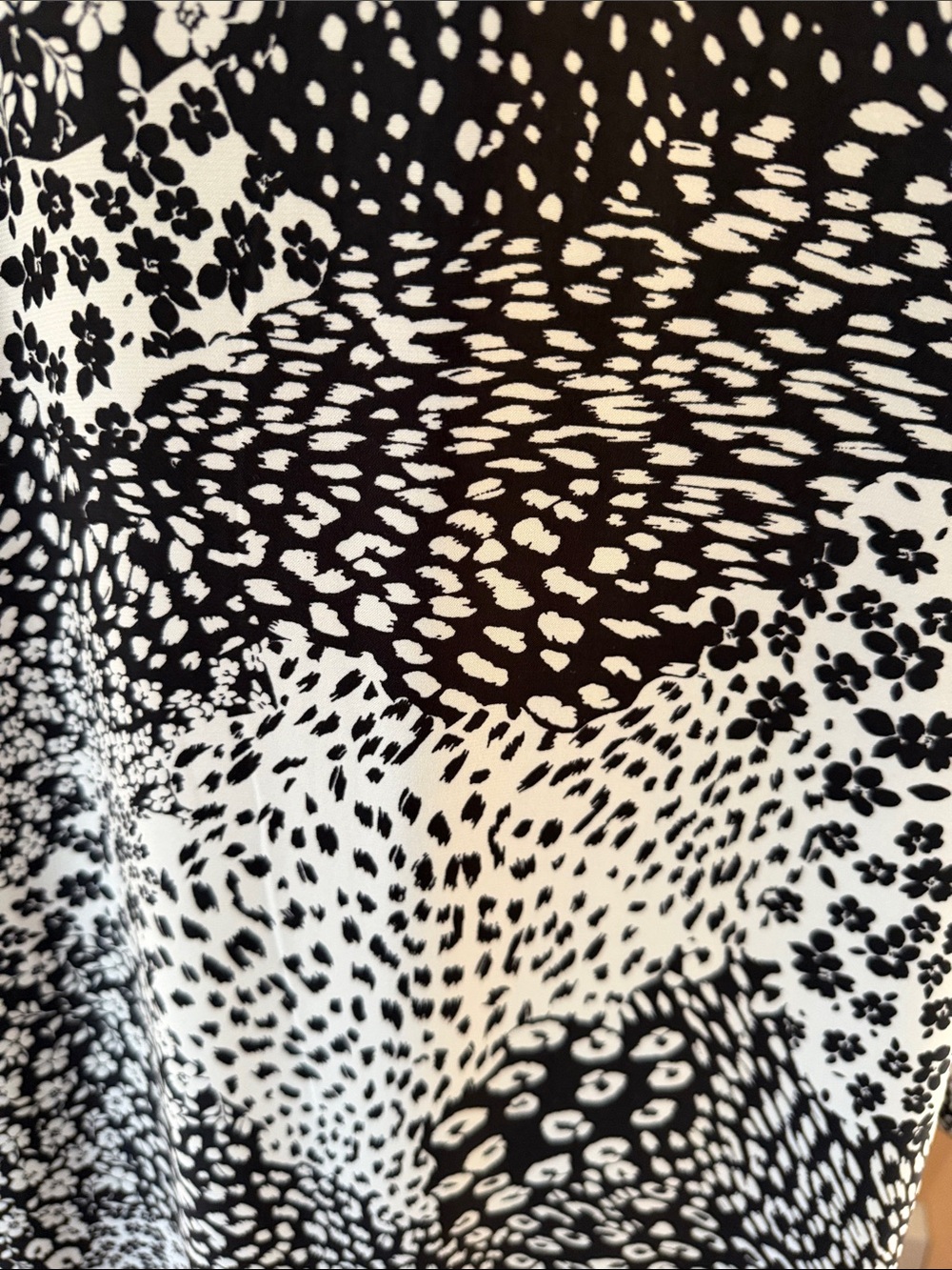 BB Dakota by Steve Madden Black & White Mixed Print Long Robe New with tags - Picture 5 of 6